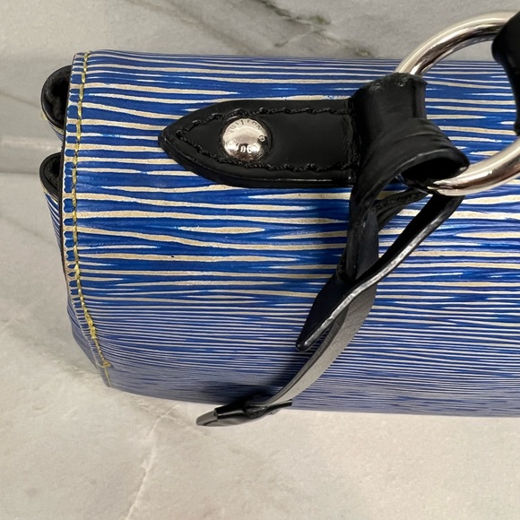 SOLD!!! Authentic Louis Vuitton Cluny BB in Denim Epi Leather - Picture 12 of 16